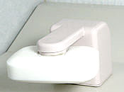 マグネット石けんホルダー　石鹸にキャップを付けて磁石の力で保持する石鹸ホルダーです。